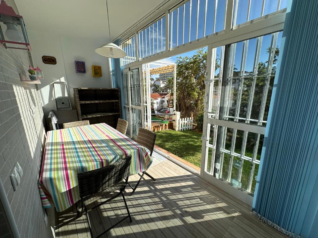 Balkón alebo terasa v ubytovaní Apartamento con jardín privado