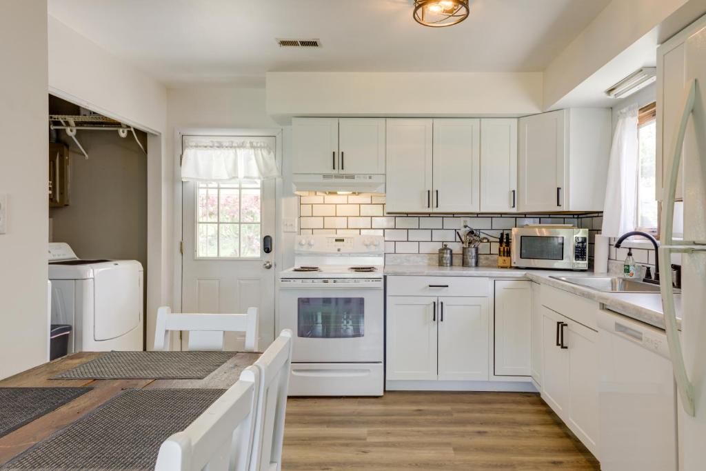 Well-Equipped Dayton Home 5 Mi to University! - Casa De Vacaciones