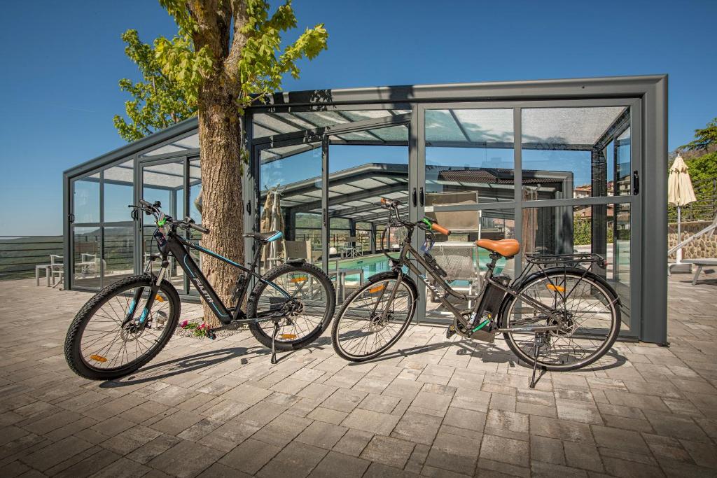 Jízda na kole v ubytování Hotel Valle del Fiora nebo okolí