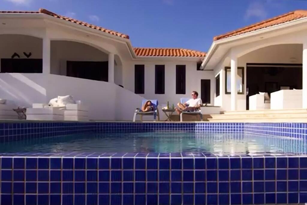 Bazén v ubytování VillaDelSol-Ocean Front Resort-Pool-up to 8 Guests-Walk to the Beach nebo v jeho okolí