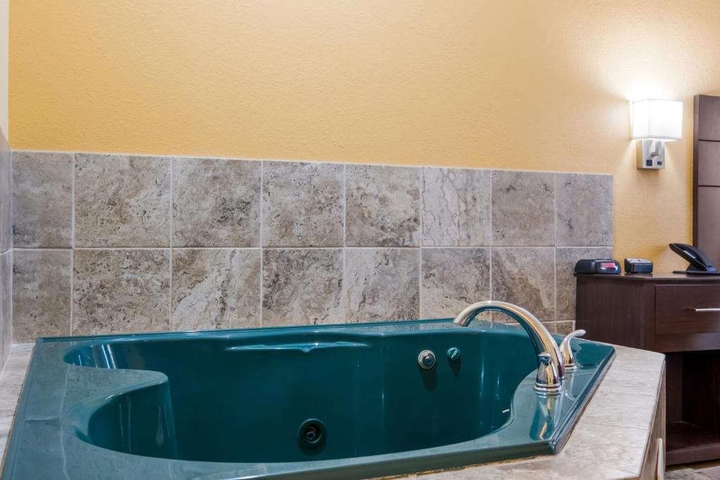 Quality Inn Jefferson at I-85 photo