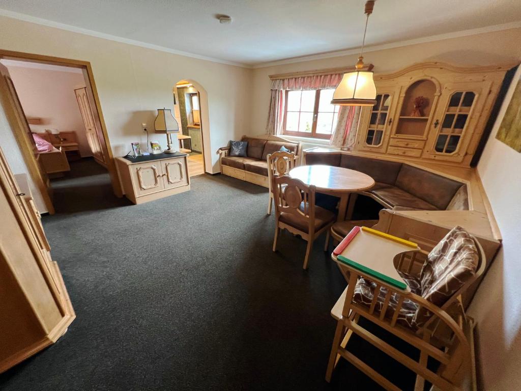 Posezení v ubytování Hotel Sonnekalb