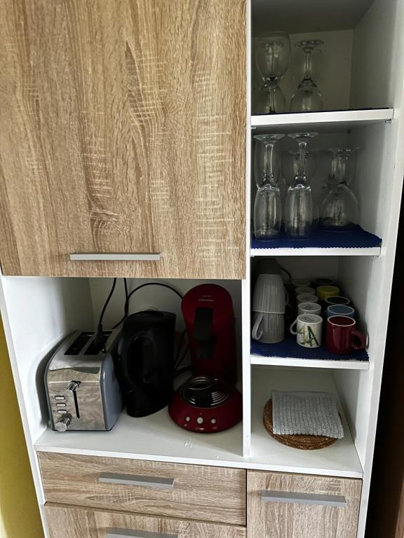 Kuchyň nebo kuchyňský kout v ubytování CAN appart spacieux avec grand jardin et terrasse 1 à 8 pers