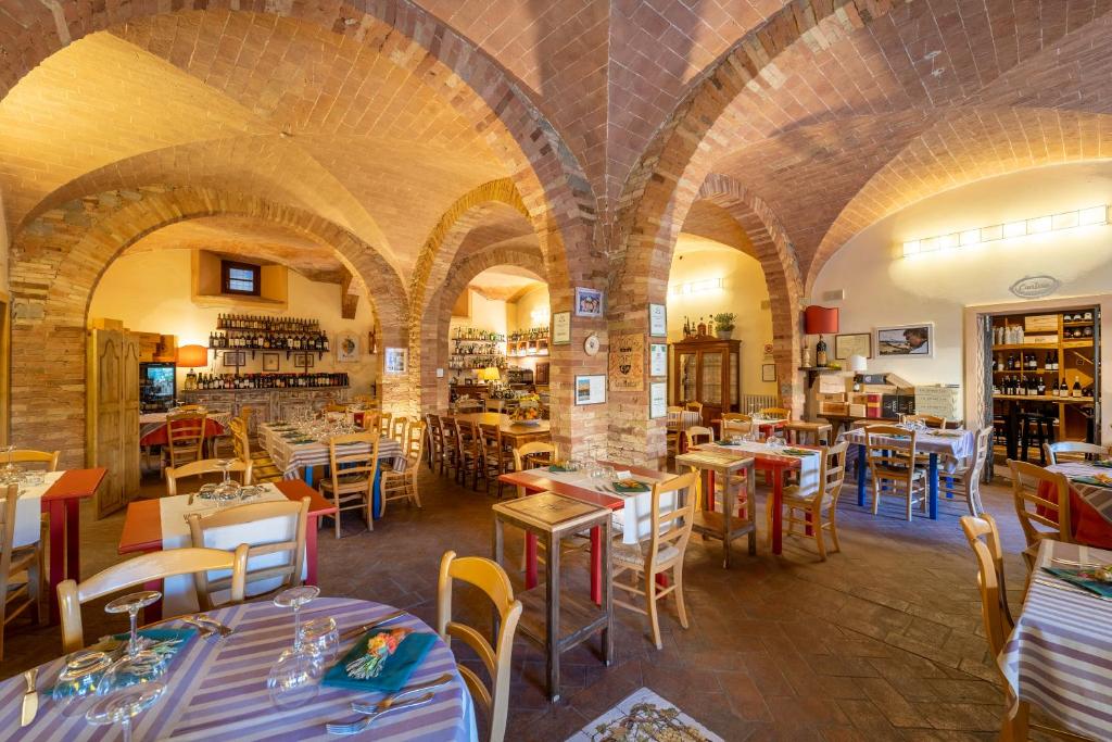 Restaurace v ubytování Le Vecchie Cantine
