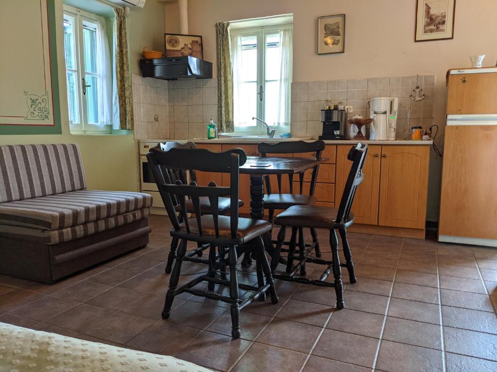 Gerofotis Traditional Guesthouse est 1892 - Close to Aigio, Akoli, Selianitika - Apartamento (3 Adultos+1 Niño)