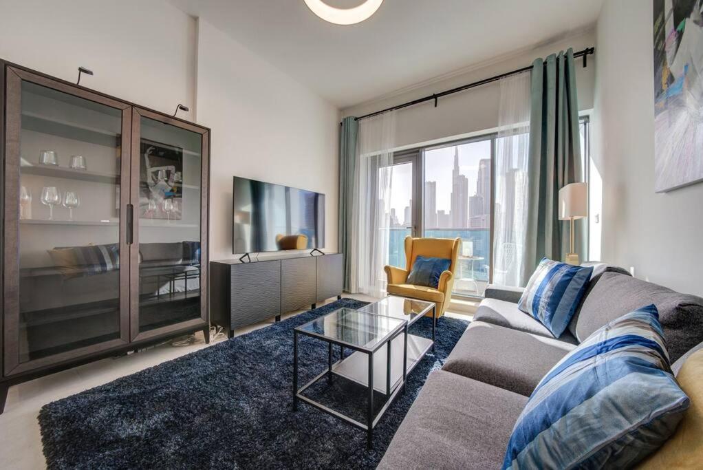 Canal View l Stylish & Spacious