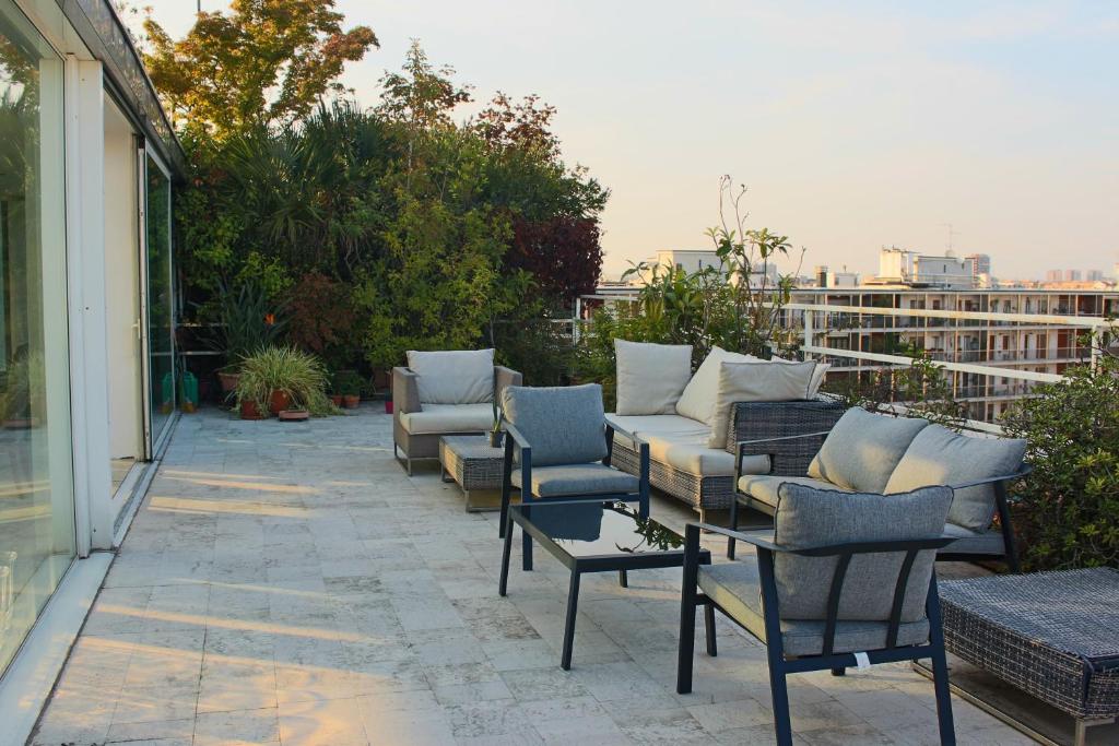A balcony or terrace at Luxury Penthouse with Stunning View and Hammam
