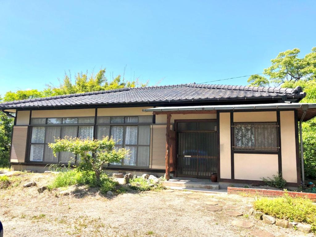 uma casa japonesa com em Ogi - House - Vacation STAY 33925v em Saga