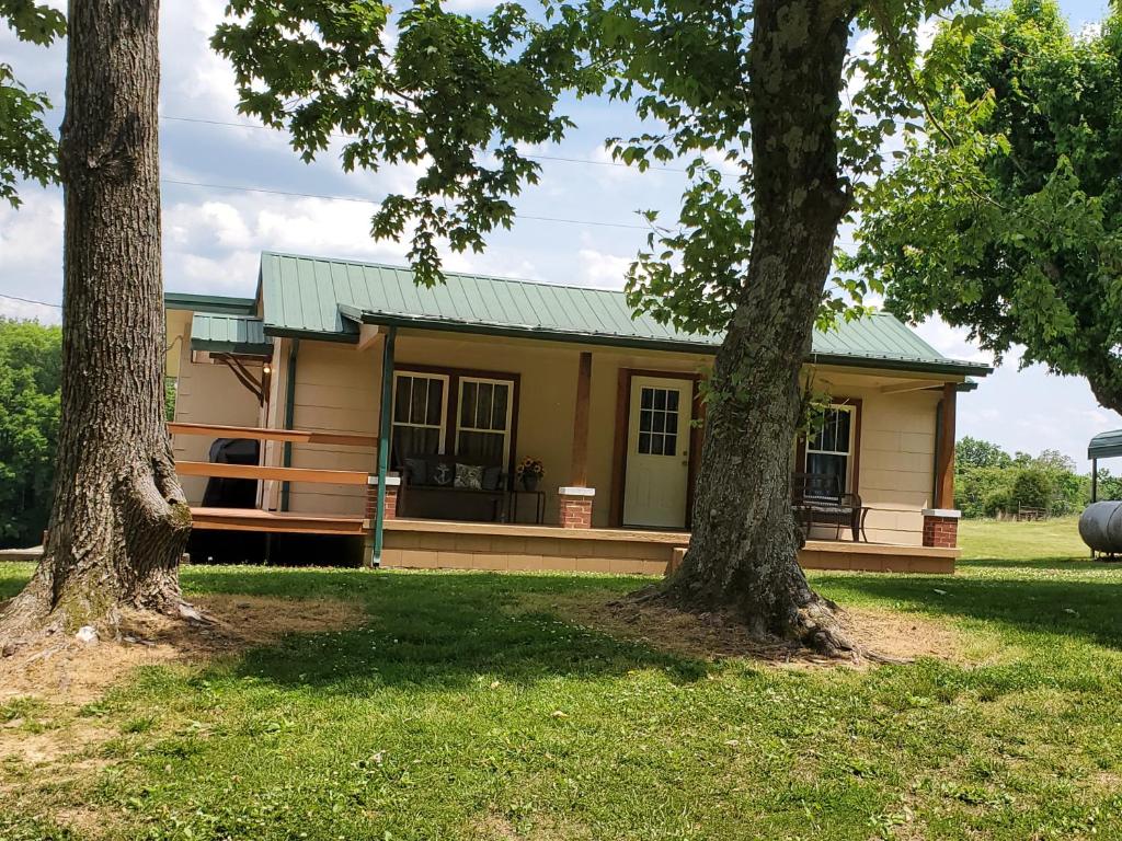 Kentucky Hills Country Cottage, (updated prices 2024)