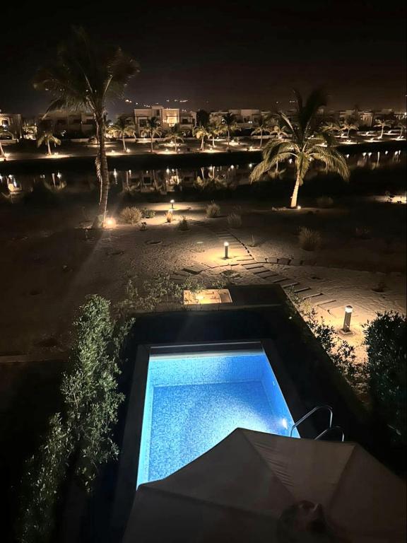 Bazén v ubytování Hawana Salalah luxury 1BR TH with private pool nebo v jeho okolí