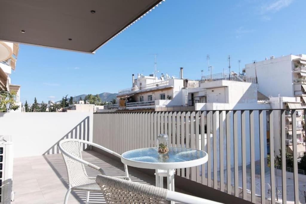 Balkón alebo terasa v ubytovaní Modern apartment close to Athens city center (Form_F2)