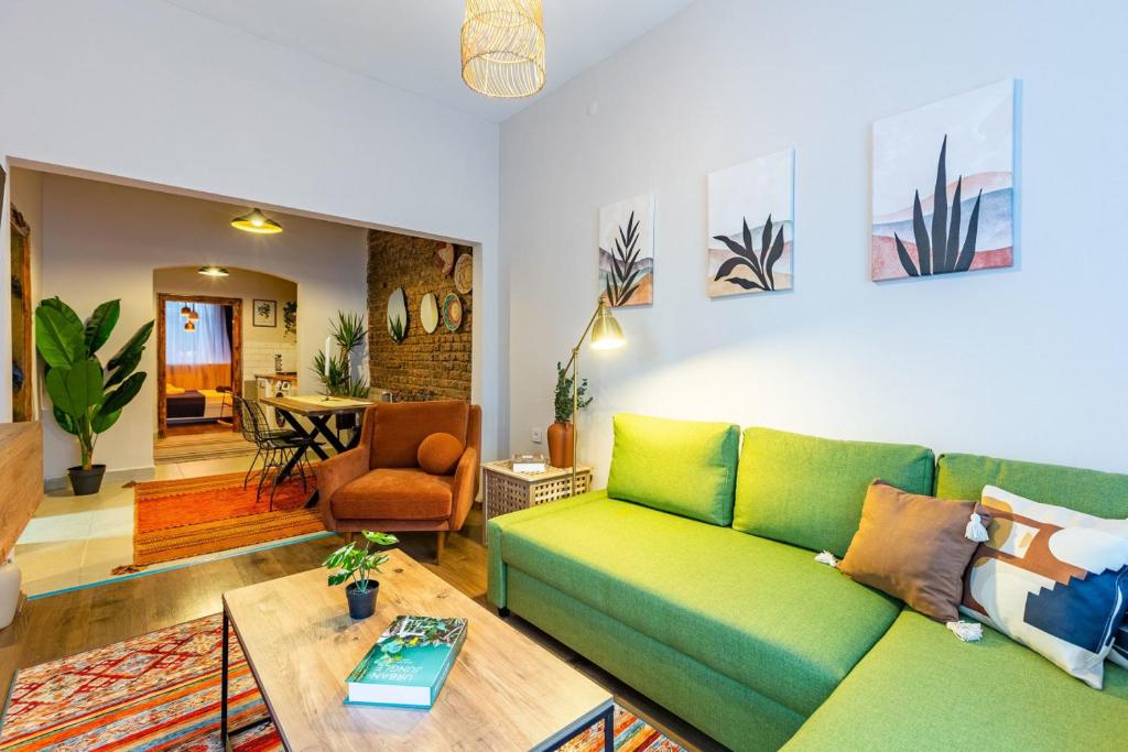 Central and Stylish Flat near Istiklal Street - отзывы и видео