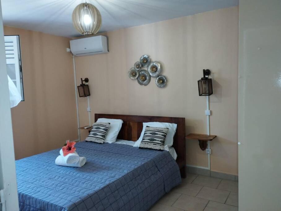 Postel nebo postele na pokoji v ubytování Viens sur la Cote d'Azure de bouillante!