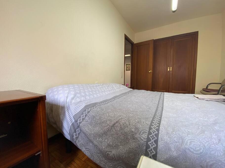 Postel nebo postele na pokoji v ubytování Cómodo apartamento en el centro de Oviedo