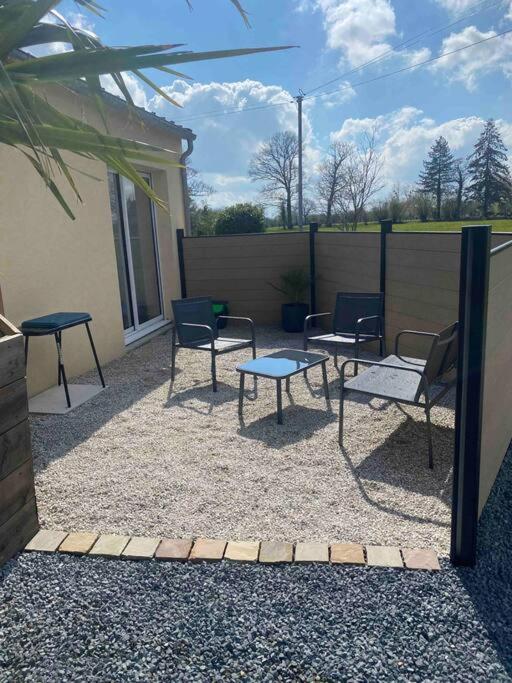 Patio alebo iná vonkajšia časť ubytovania Escapade Normande avec son sauna privé