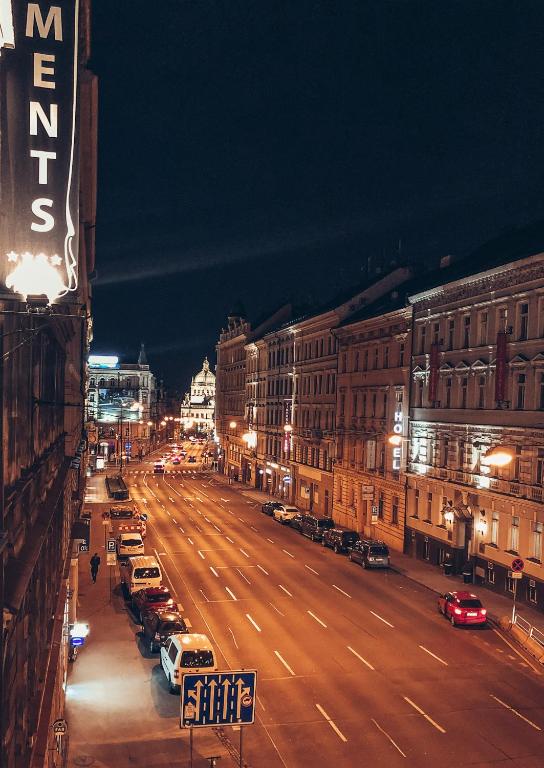 Nespecifikovaný výhled na destinaci Praha nebo výhled na město při pohledu z hotelu