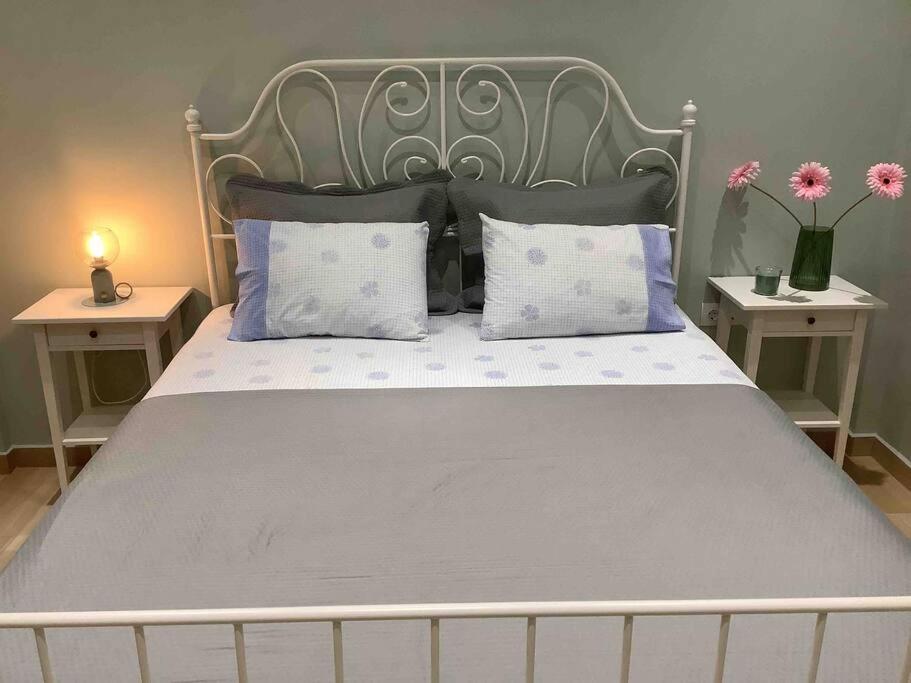 Postel nebo postele na pokoji v ubytování NG Luxury Apartments at Nea Kallikrateia No 1