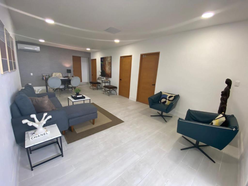 Suites By SalcedO - Deluxe-Studio