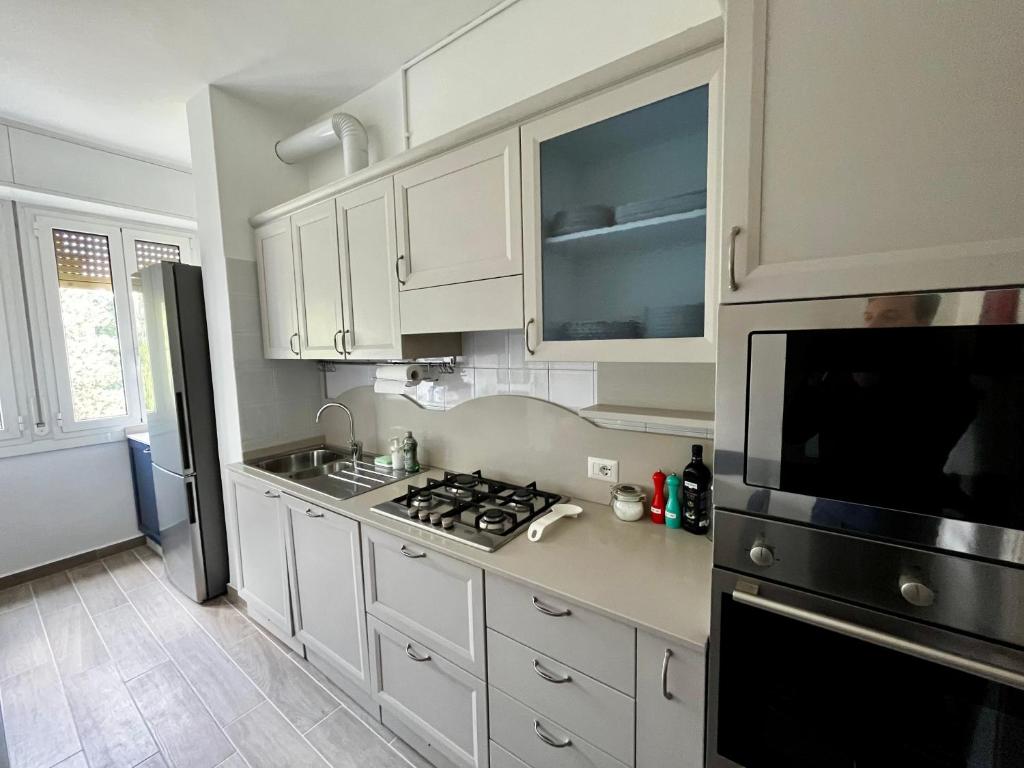 The Bright Place: wide and modern condo apartment in Milan - 9