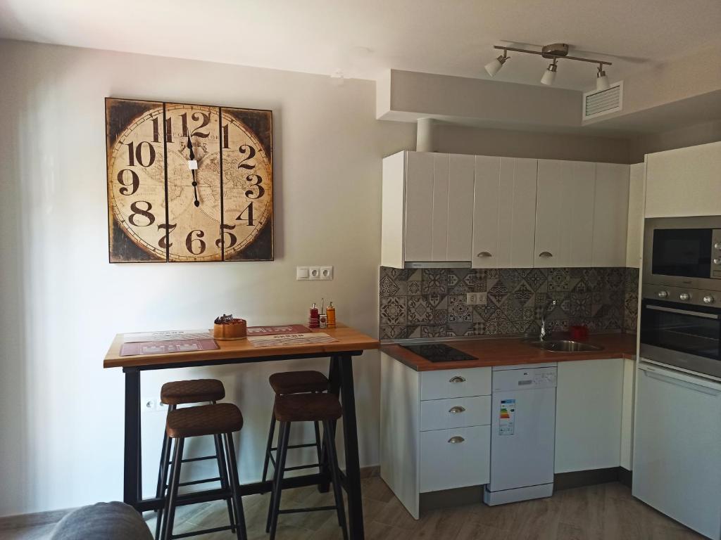 Barceló 21, parking on request, Atico With terrace & Studio With Patio, Center, quite, BC - 17