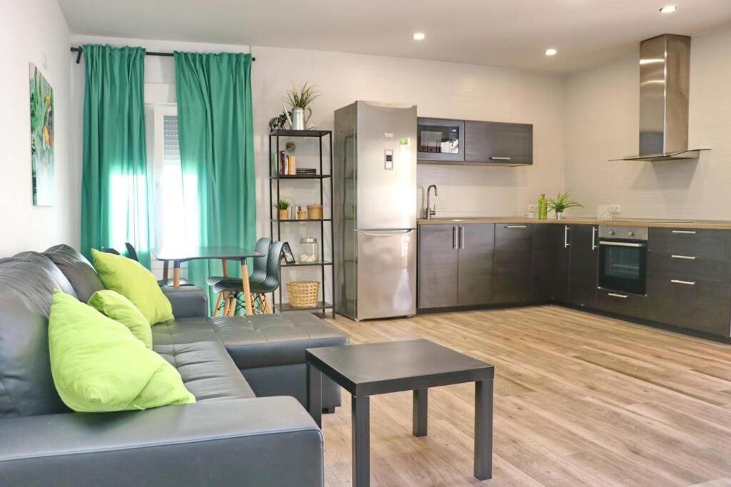 Kuchyň nebo kuchyňský kout v ubytování APARTAMENTOS RURALES (LA COBIJÁ) APART. Nº3 CONIL