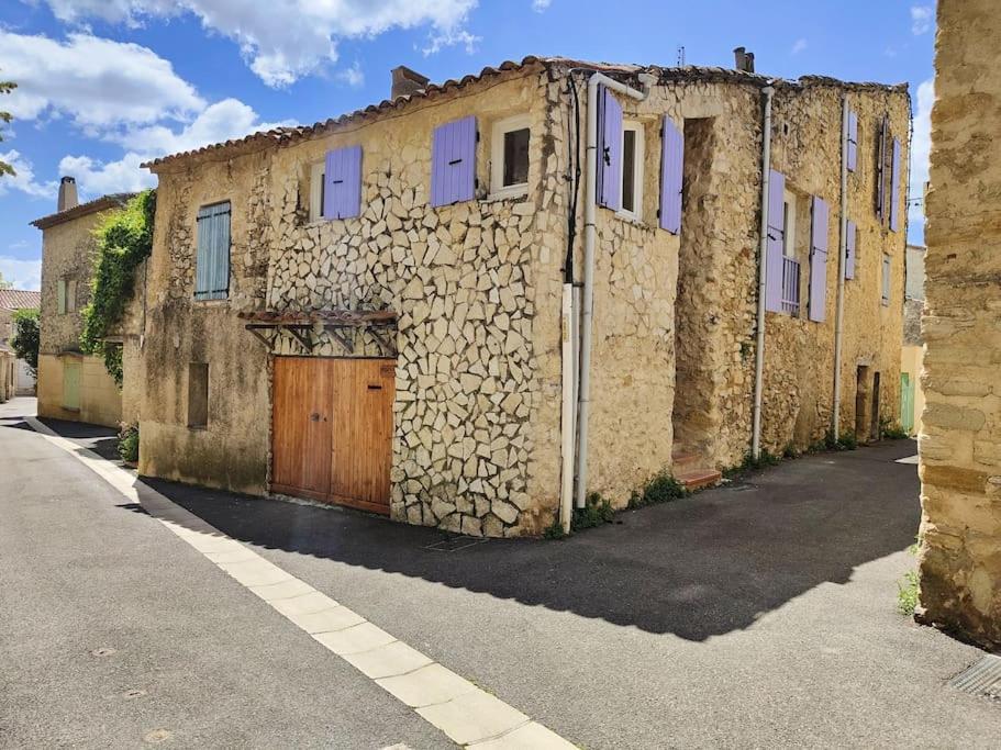 Fotografia z galérie ubytovania Maison de village au cœur du Luberon v destinácii Saint-Martin-de-la-Brasque