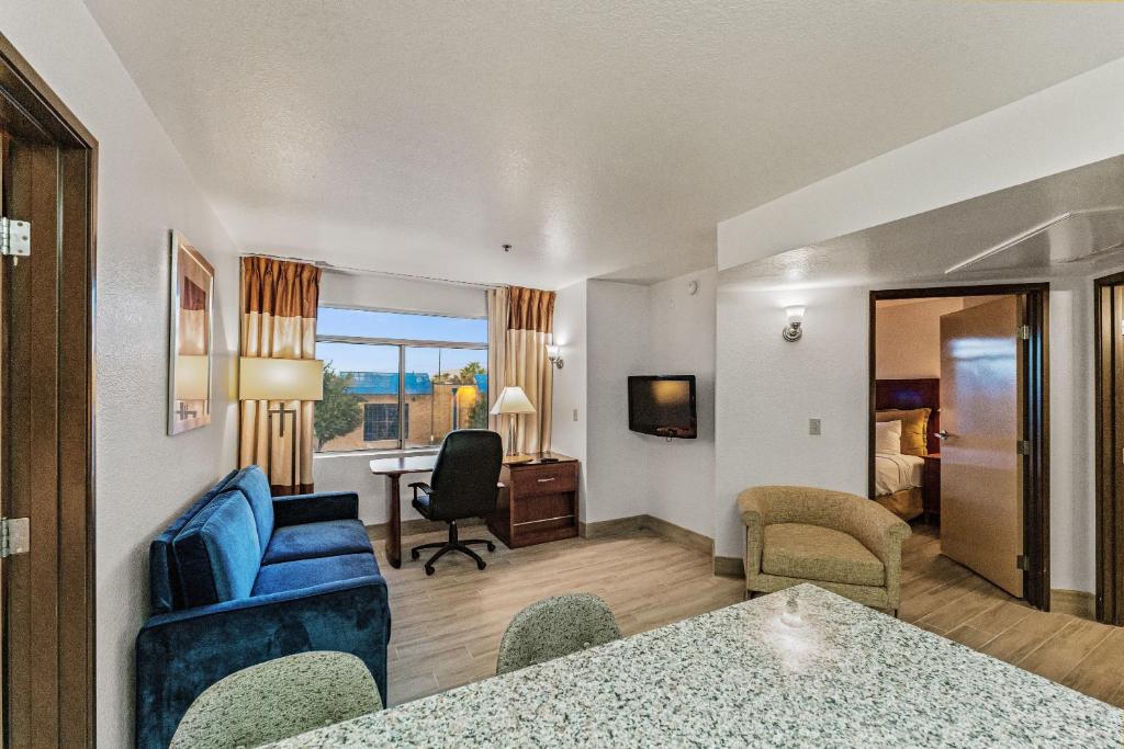 Posezení v ubytování Chandler perfect location 1 bedroom
