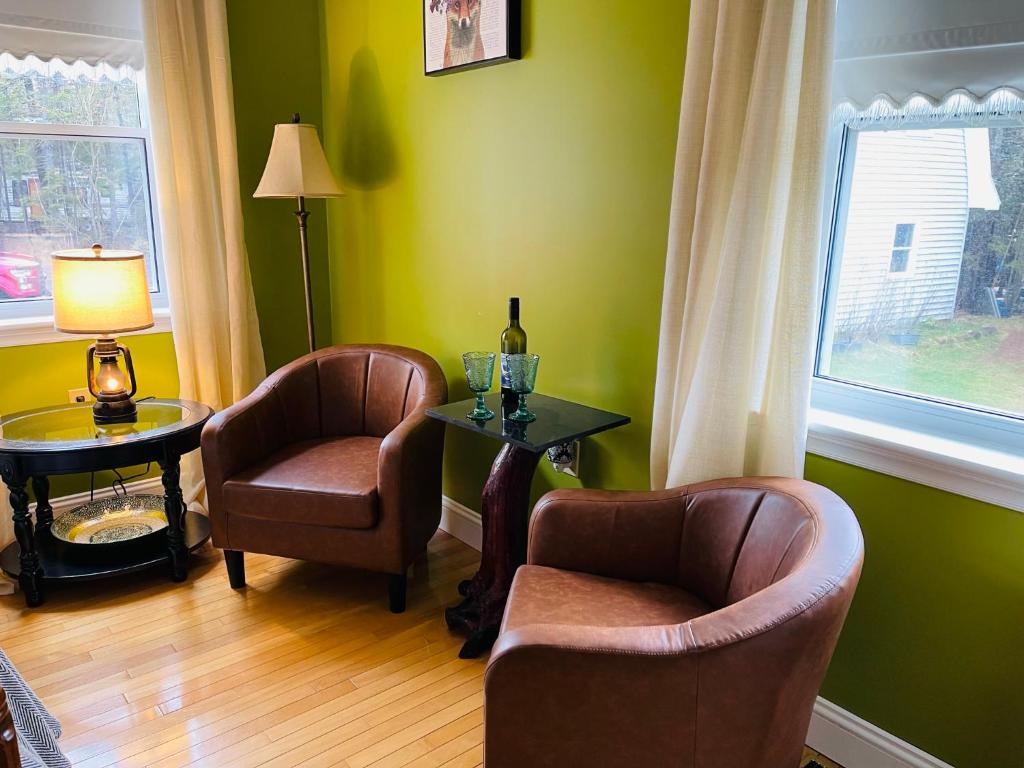 Forest & Lake PEI Bed & Breakfast - Sala De Reina Con Baño Compartido