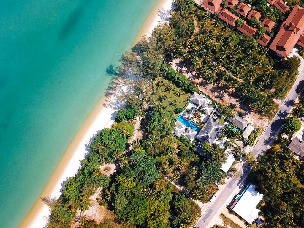 Ban Suriya - Lipa Noi Beachfront Villa in Koh Samui, Thailand.