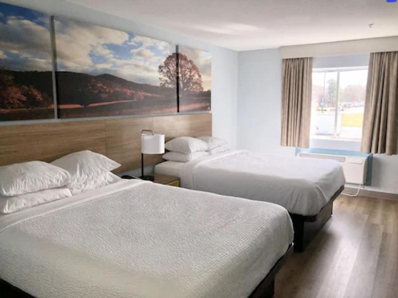 Days Inn & Suites by Wyndham Siler City - Suite Met 2 Queensize Bedden - Niet-roken