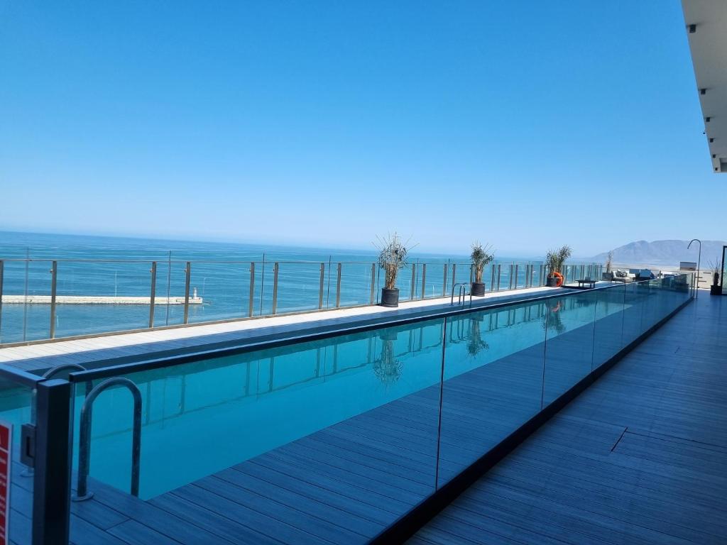 Bazén v ubytovaní Antofagasta de Lujo alebo v jeho blízkosti