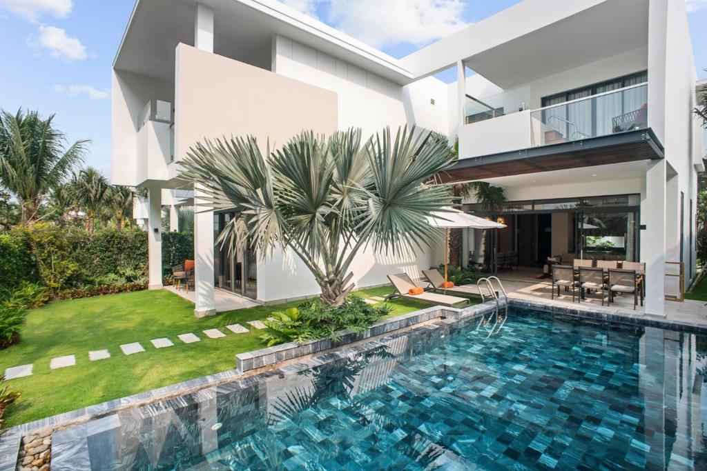 Three Bedroom Pool Villa