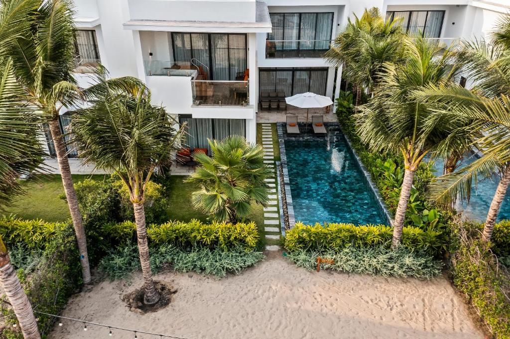 Beachfront Two Bedroom Pool Suite