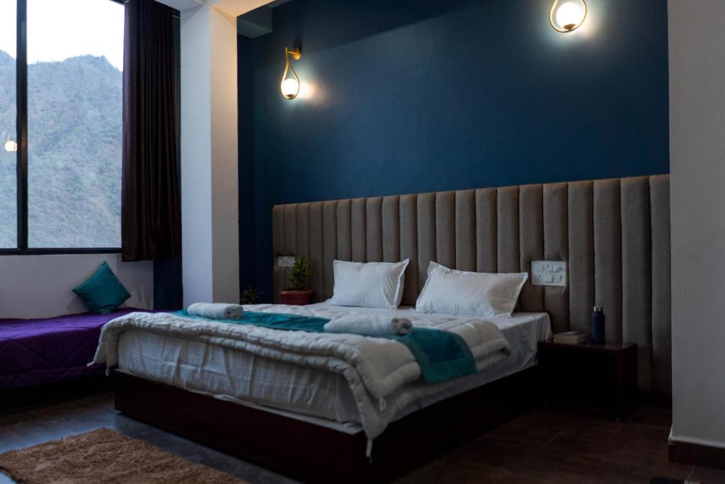 Postel nebo postele na pokoji v ubytování Spontrail Hostel