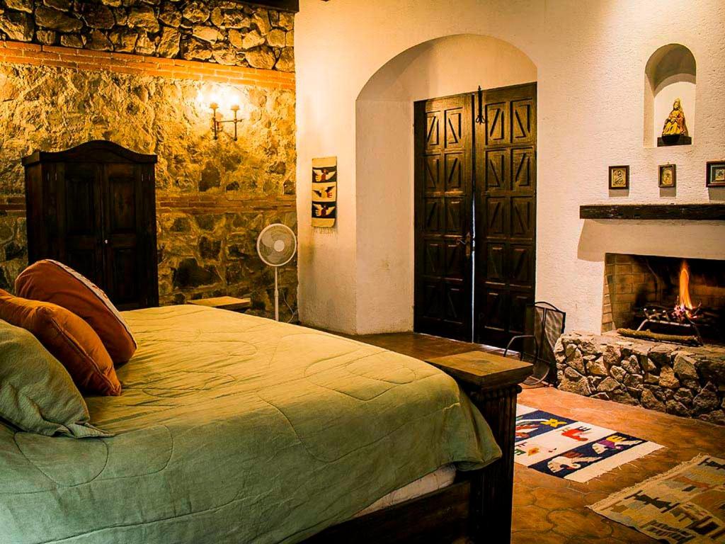 A bed or beds in a room at Casa Romantica
