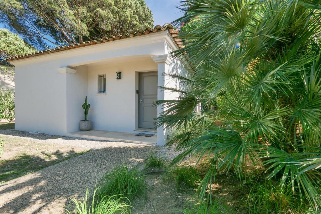 Vonkajšia záhrada v ubytovaní Villa Rêve de Plage proche St-Tropez