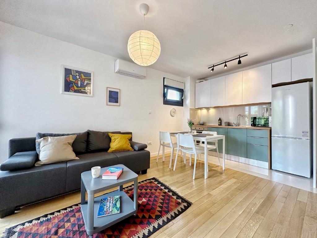 Grandpa´s tree - private garage - 7