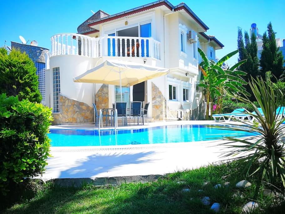 Sleeps 6, Private Pool Villa – AWZ 283