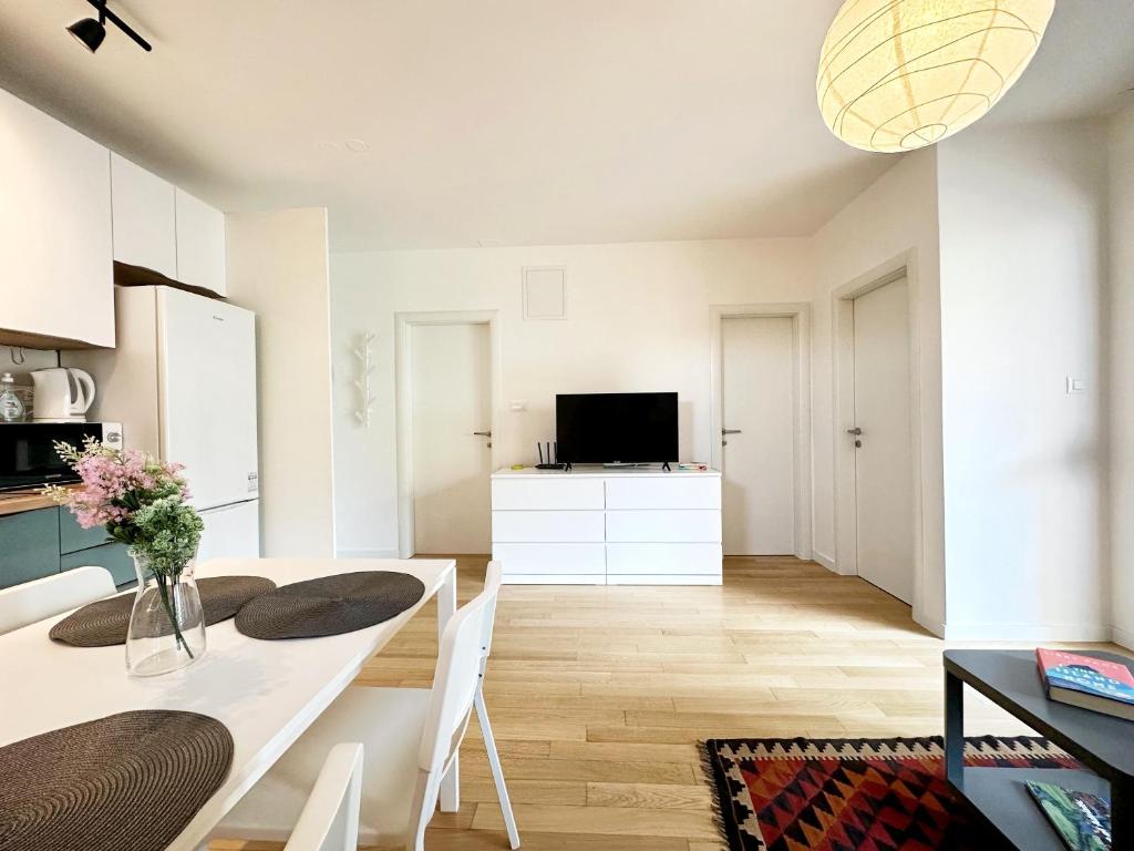 Grandpa´s tree - private garage - 8