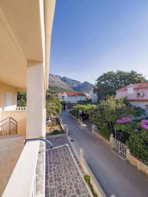 Výhľad na hory alebo výhľad na hory priamo z apartmánu