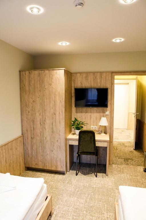 Hunor Hotel és Étterem - Habitación Gemela
