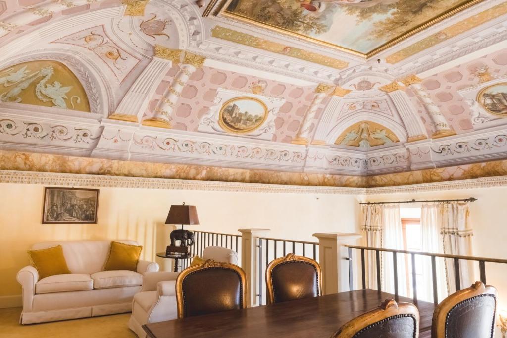Posezení v ubytování Grand Hotel Continental Siena - Starhotels Collezione