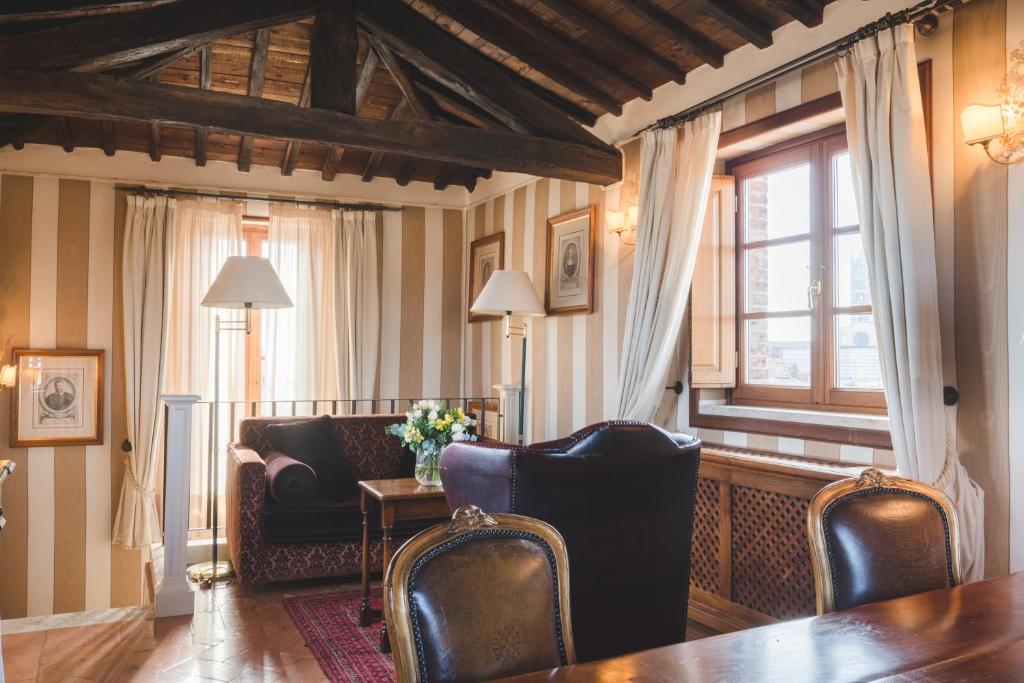 Posezení v ubytování Grand Hotel Continental Siena - Starhotels Collezione