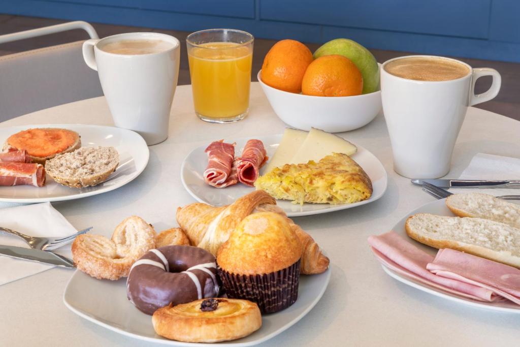 B&B HOTEL Madrid Aeropuerto T1 T2 T3 - Resim 21