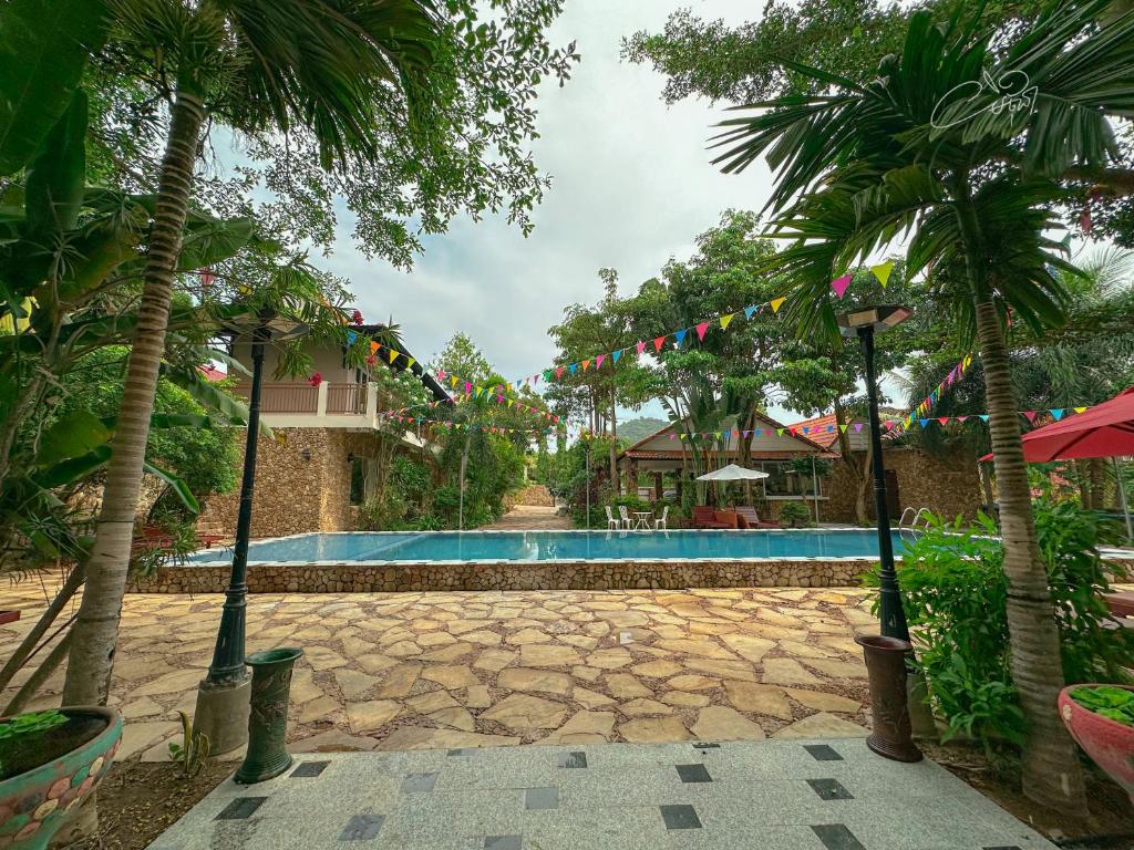 Bazén v ubytování Summer Resort nebo v jeho okolí