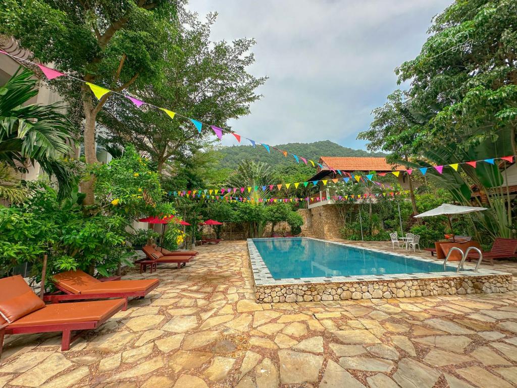 Bazén v ubytování Summer Resort nebo v jeho okolí