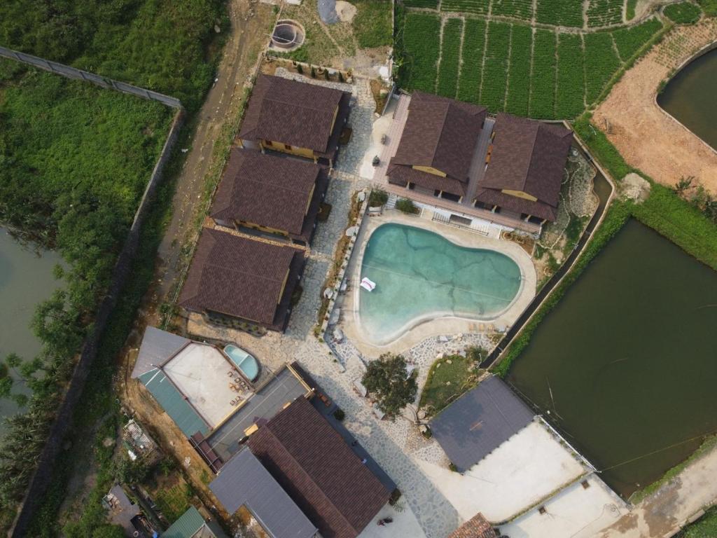Hồ bơi trong/gần Sky Bay Lodge