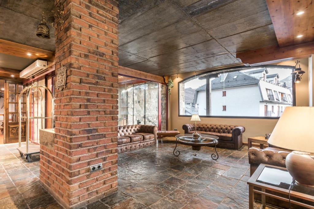 Posezení v ubytování Snö Villa de Sallent 4