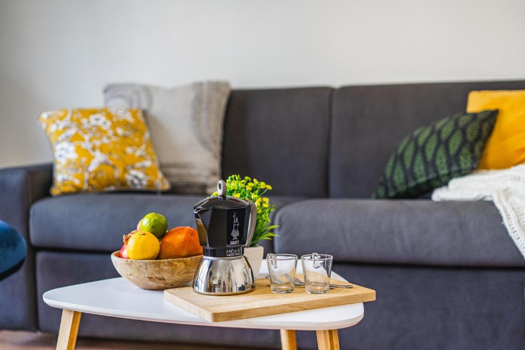 A seating area at Outdooredo Garda Apartment