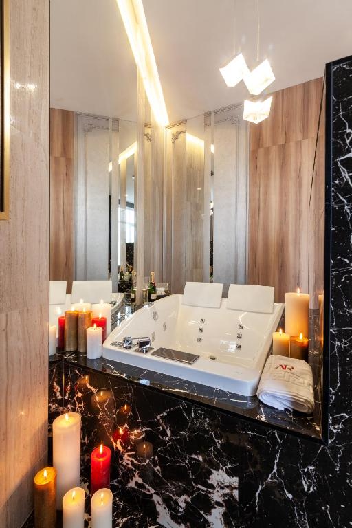 Bagno di ARISTO Jacuzzi Hotel